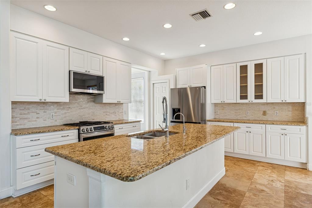 1828 Longview Lane Tarpon Springs, FL 34689 - Photo 15 of 78