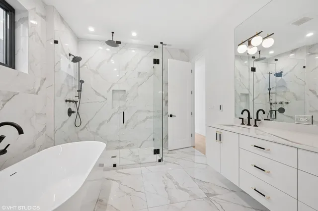 $1,600,000 | 1530 West Ohio Street, Chicago, IL 60642