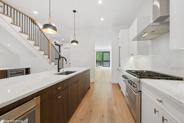 $1,600,000 | 1530 West Ohio Street, Chicago, IL 60642