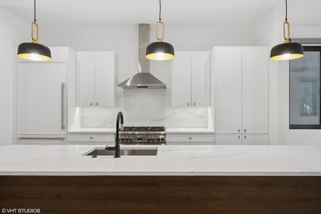 $1,600,000 | 1530 West Ohio Street, Chicago, IL 60642