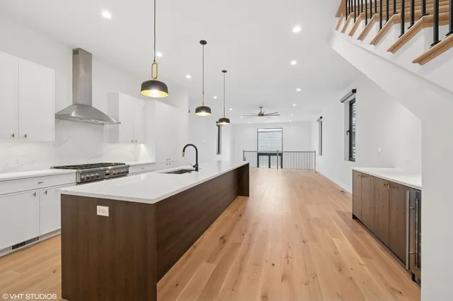 $1,600,000 | 1530 West Ohio Street, Chicago, IL 60642