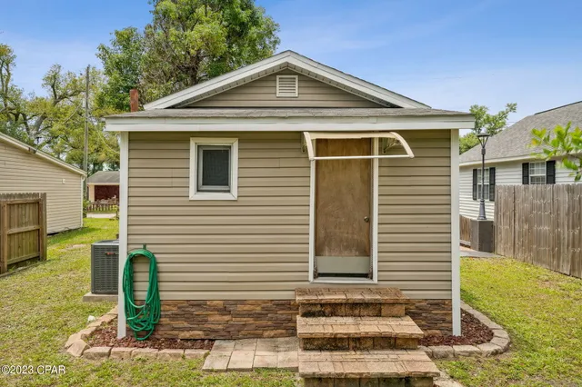 $135,000 | 222 Sherman Avenue, Panama City, FL 32401