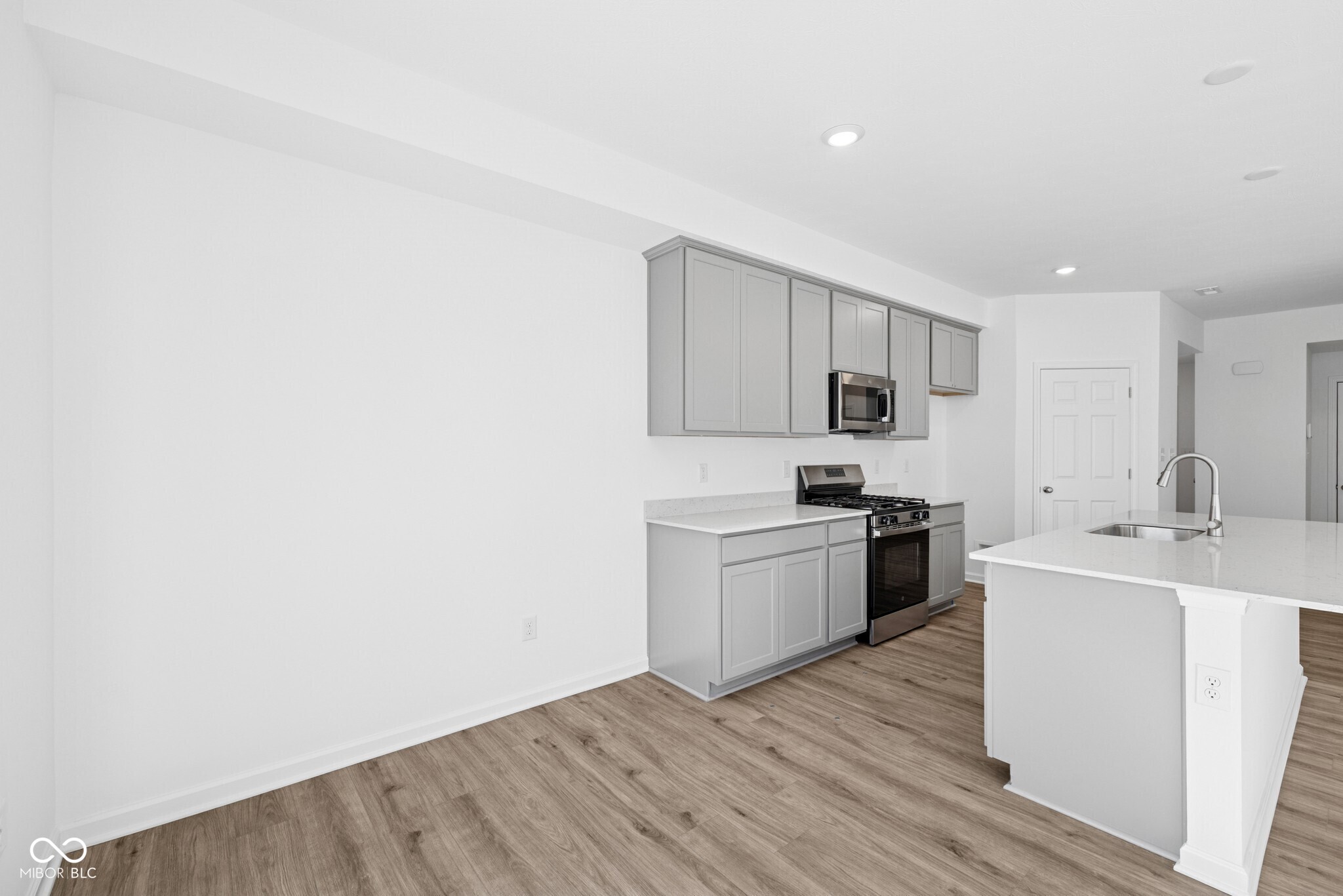 12635 Morning Rdg Way Noblesville, IN 46060 - Photo 4 of 27