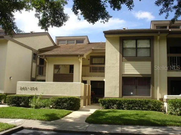 $1,950 | 250 Woodlake Wynde, Unit 250, Oldsmar, FL 34677