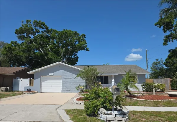 $585,000 | 8990 123rd Way, Seminole, FL 33772