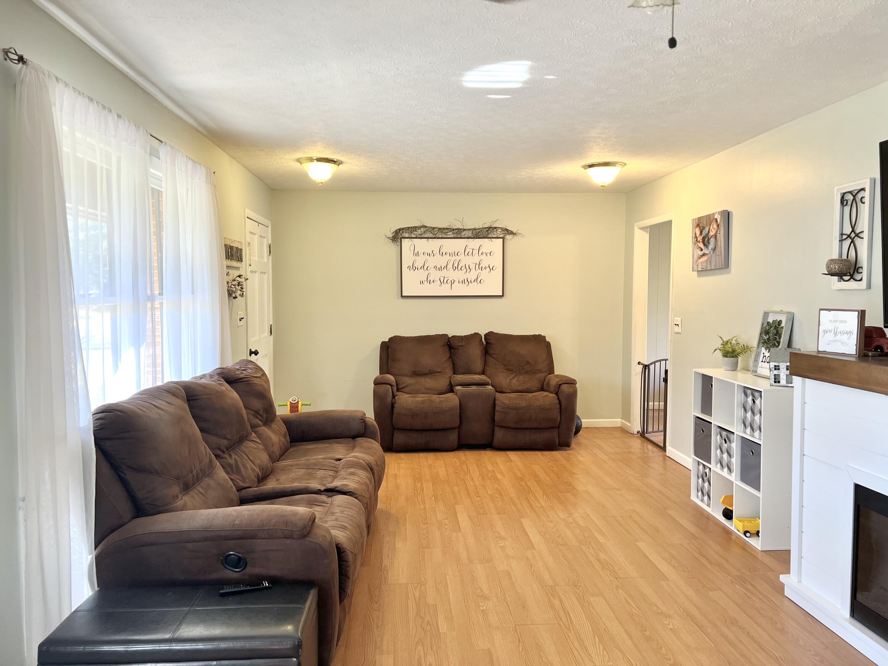 36447 Wilderness Road Jonesville, VA 24263 - Photo 18 of 31 1492D905-08F3-4F72-9AA1-B69F55B351A4