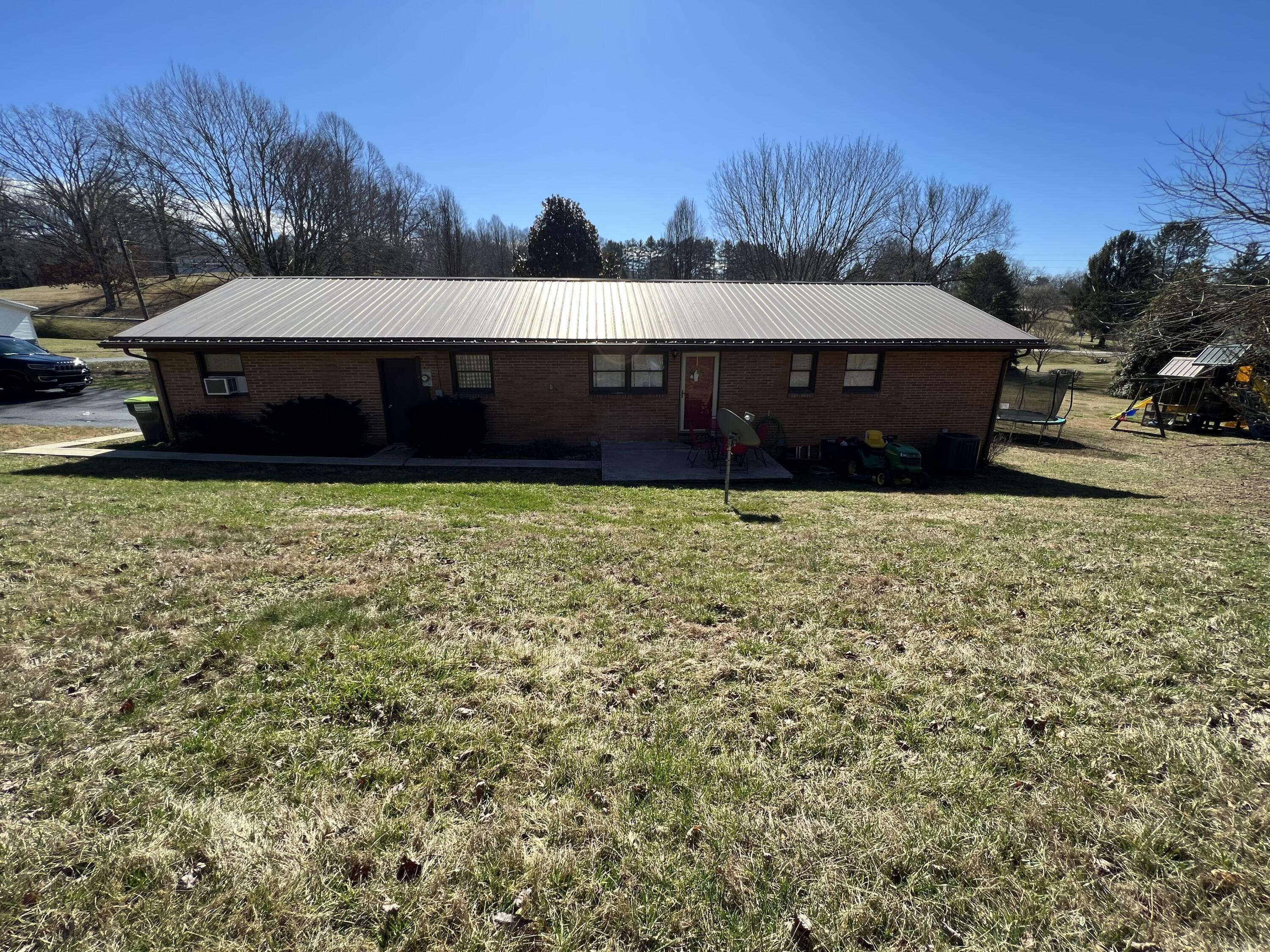 36447 Wilderness Road Jonesville, VA 24263 - Photo 23 of 31 C6021120-B960-4925-8797-27E0A5F61E8F