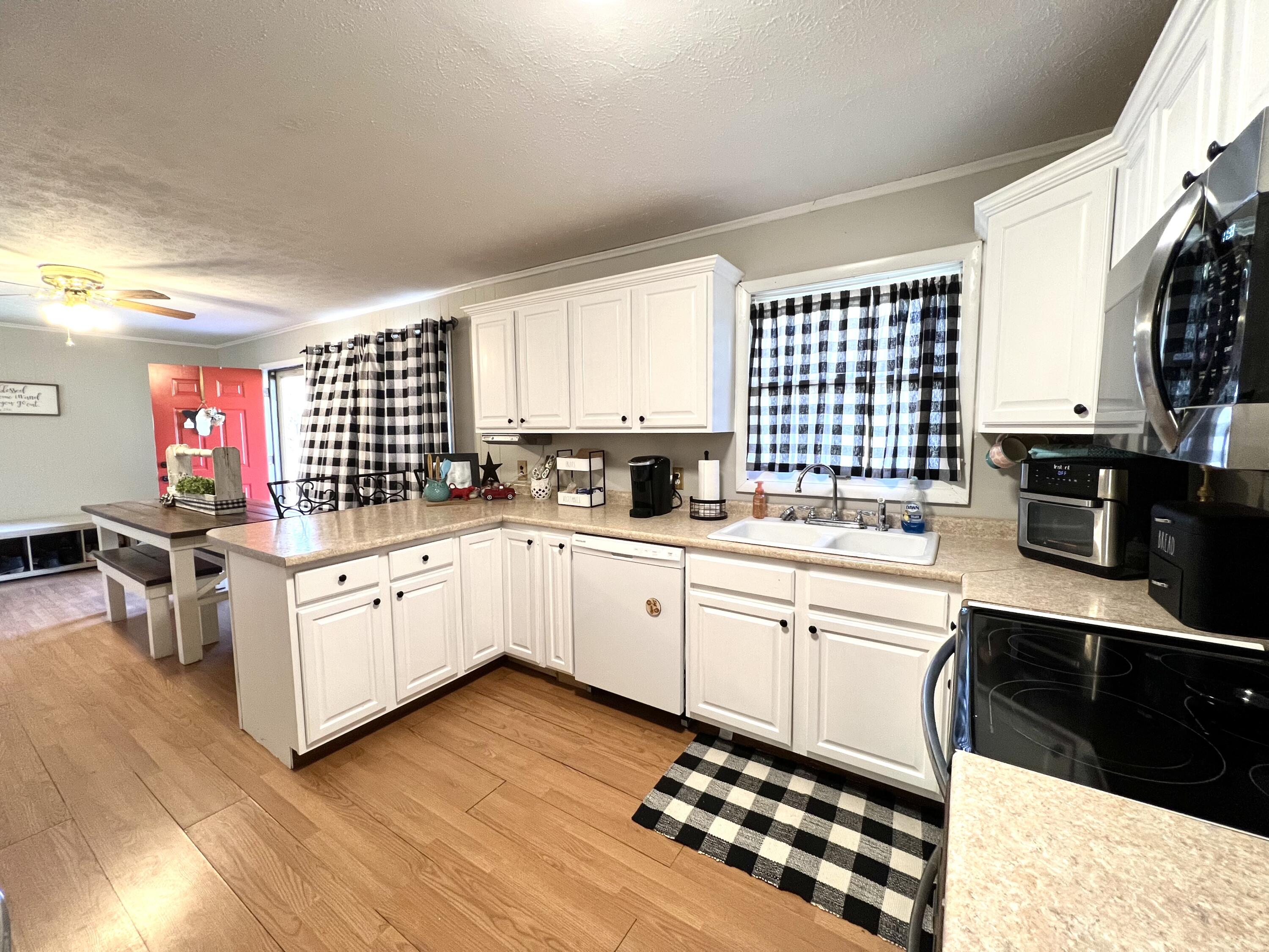 36447 Wilderness Road Jonesville, VA 24263 - Photo 6 of 31 97BFF40F-5F19-4609-88C8-CACFF37A0A71