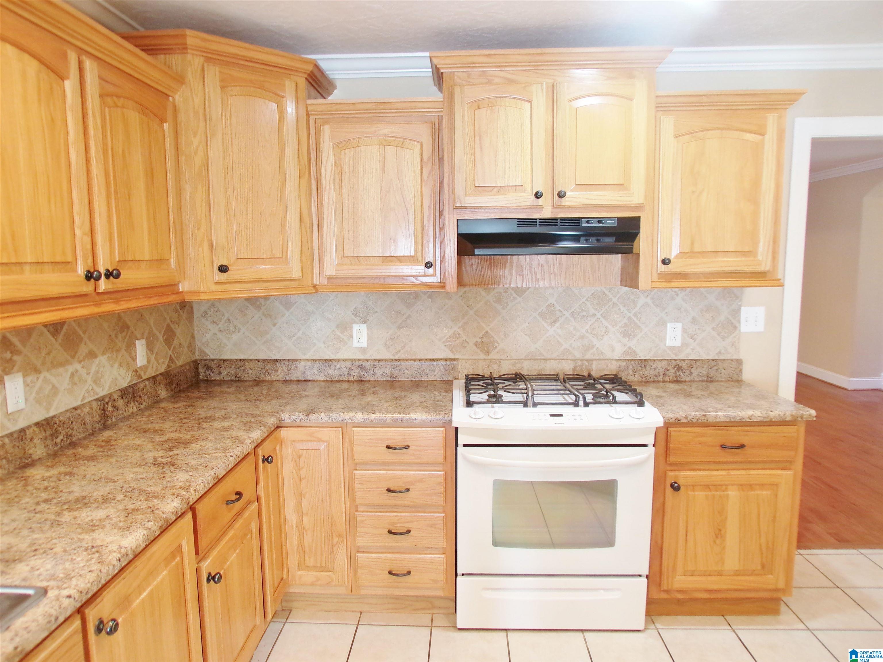 36 Foxley Road Anniston, AL 36205 - Photo 7 of 71