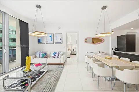 $8,000 | 200 Biscayne Blvd Way, Unit 5009, Miami, FL 33131