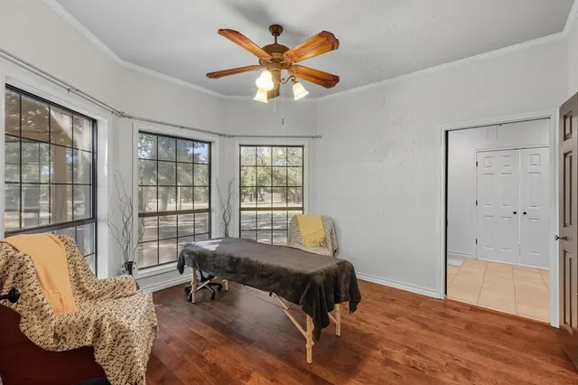 $800,000 | 4011 East Bankhead Highway, Hudson Oaks, TX 76087