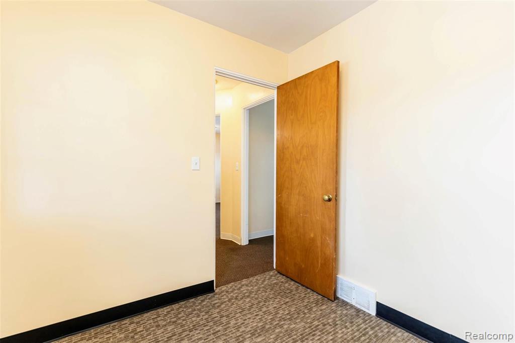 1442 Devonshire Road Grosse Pointe Park, MI 48230 - Photo 25 of 48