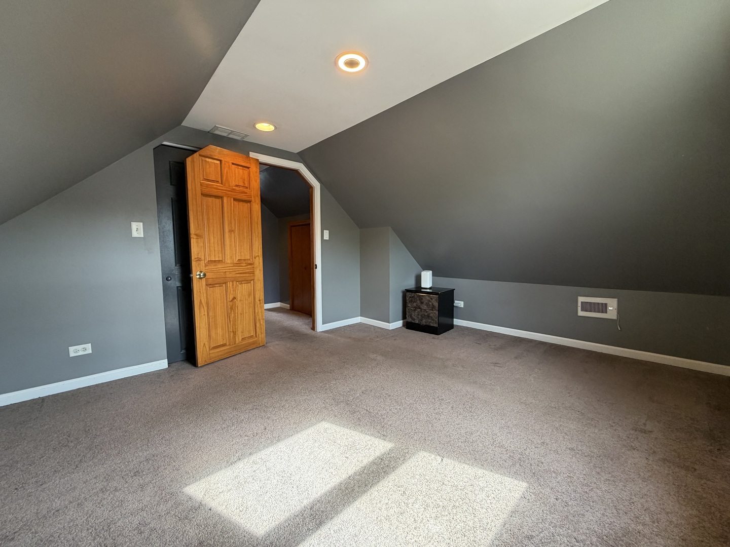 7841 45th Place Lyons, IL 60534 - Photo 17 of 23 an empty room with a mirror and a sink