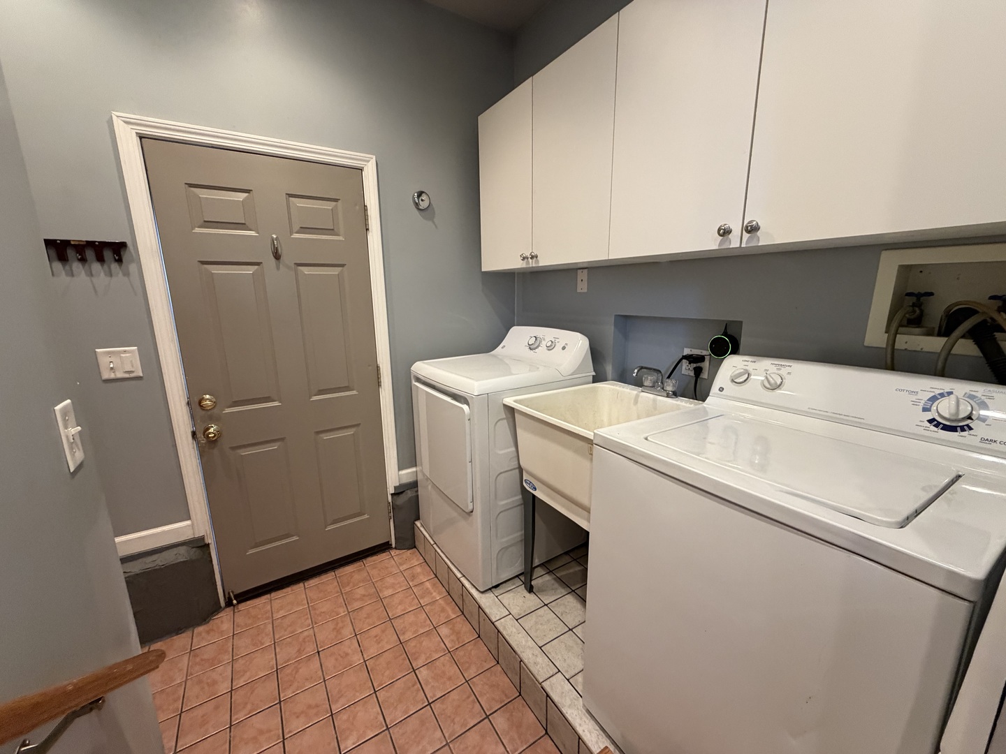 7841 45th Place Lyons, IL 60534 - Photo 21 of 23 a utility room with dryer and washer