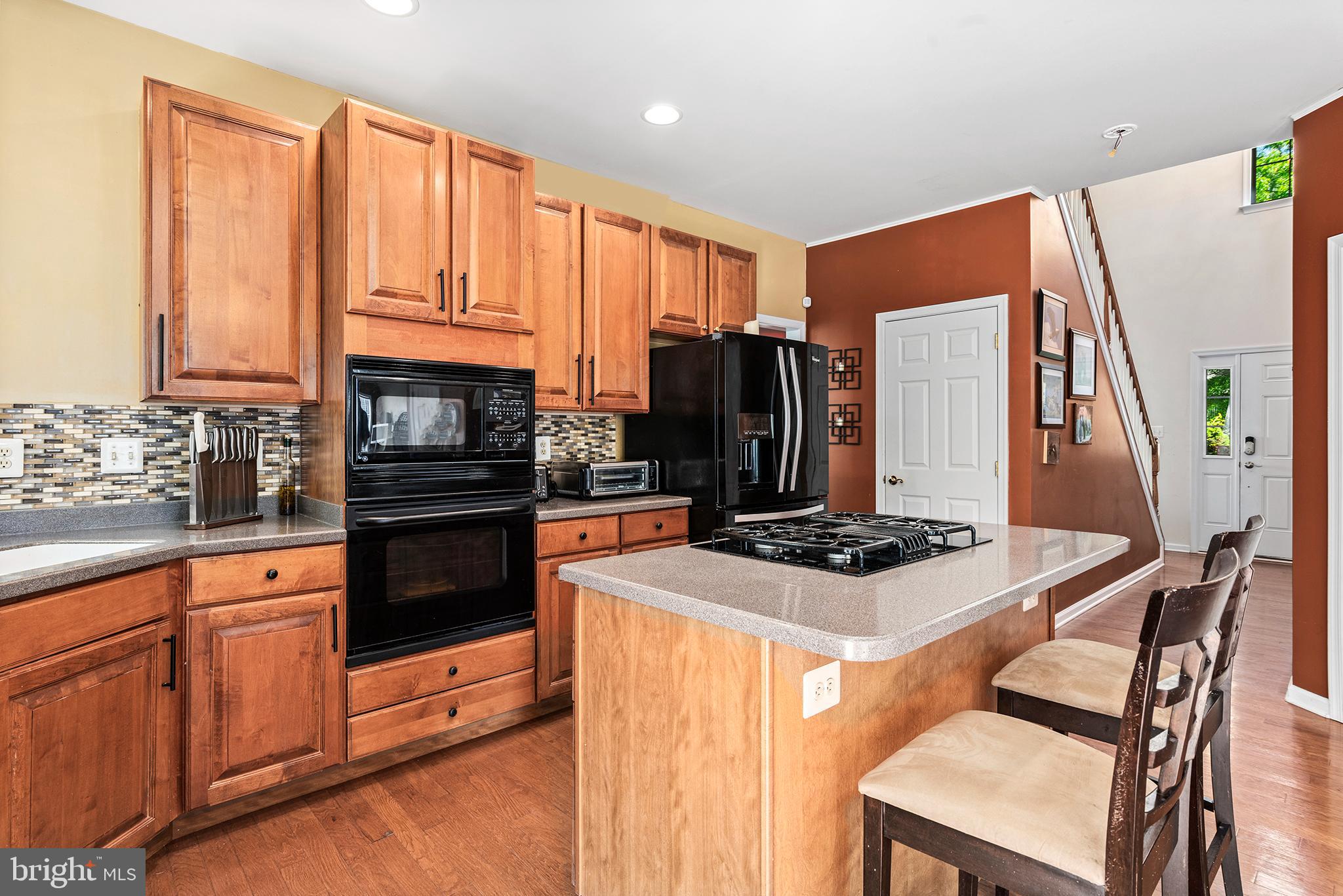 106 Constitution Terrace Elkton, MD 21921 - Photo 4 of 34 Built in oven/microwave