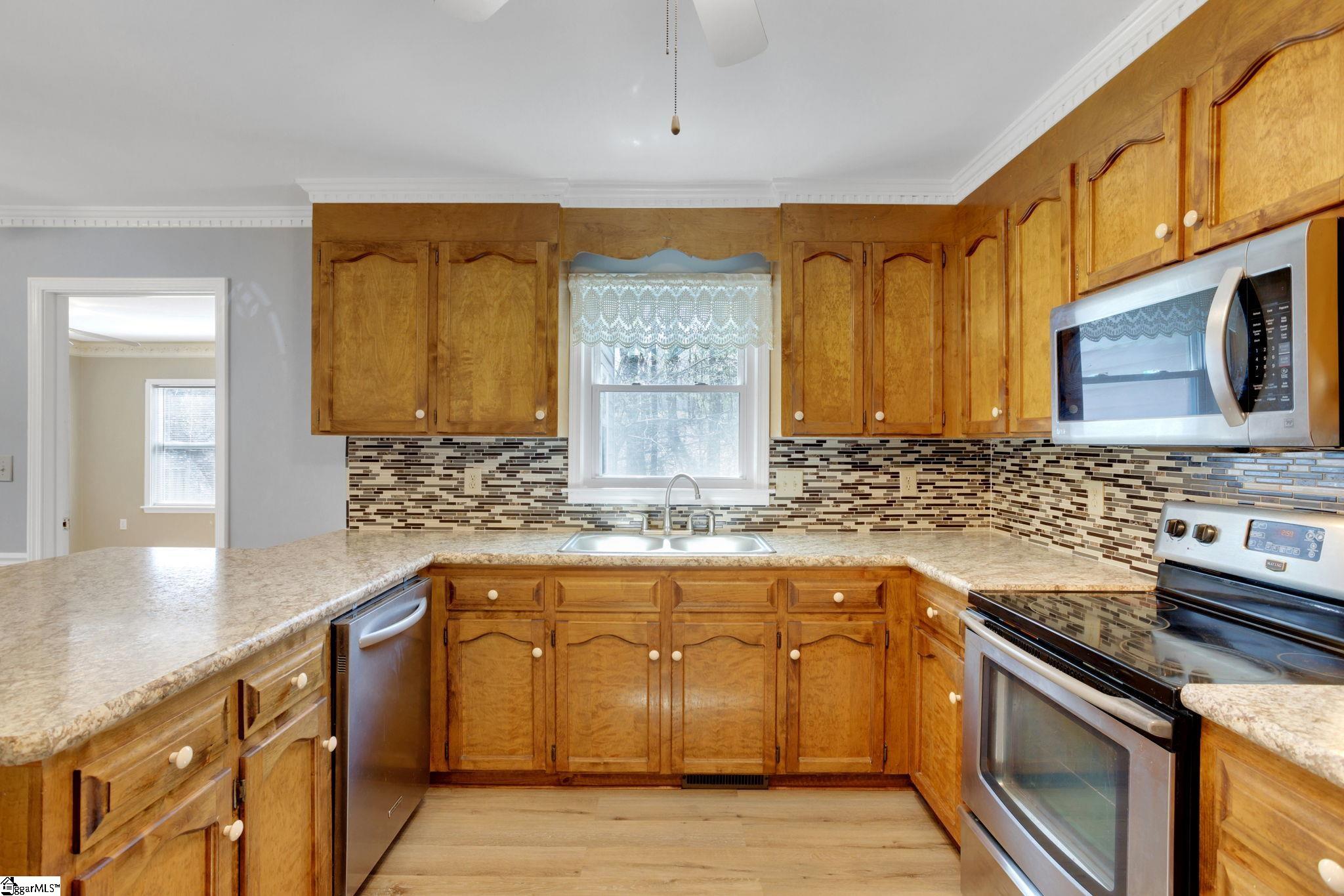 111 Wood Creek Road Mauldin, SC 29662 - Photo 9 of 35 Gallery Image 9