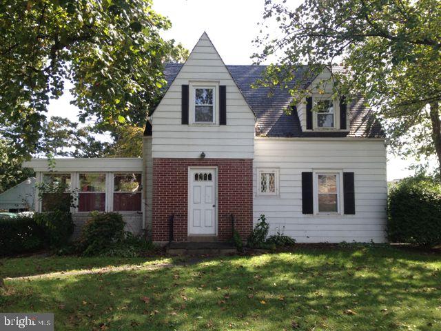 2124 Hobson Road Lancaster, PA 17602 - Photo 2 of 32 Gallery Image 2