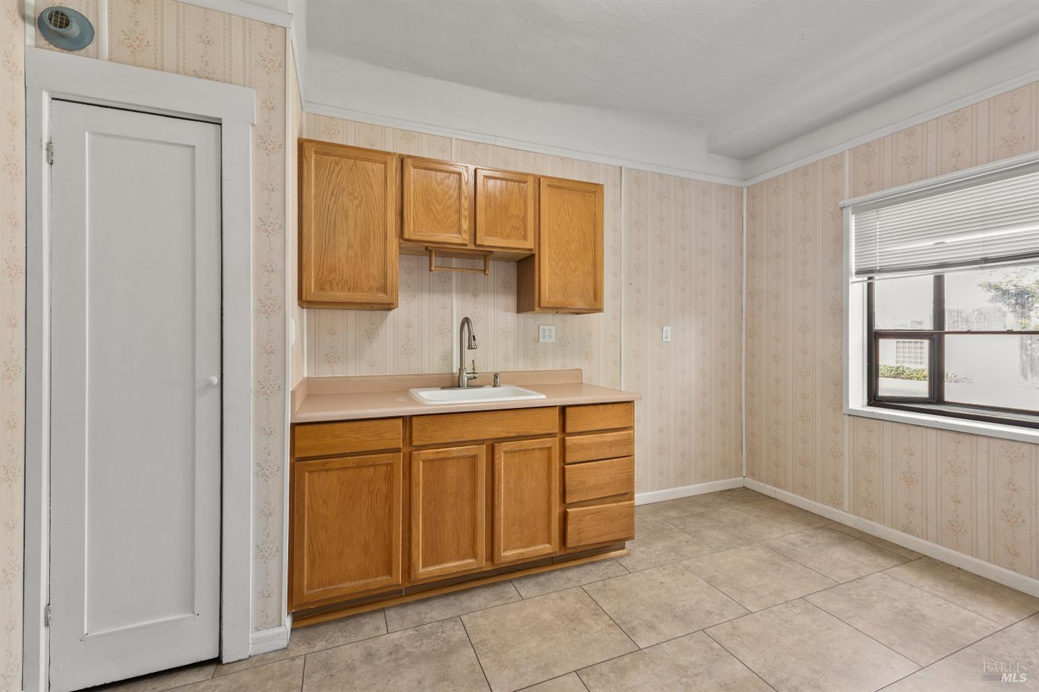 705 College Avenue Santa Rosa, CA 95404 - Photo 12 of 32