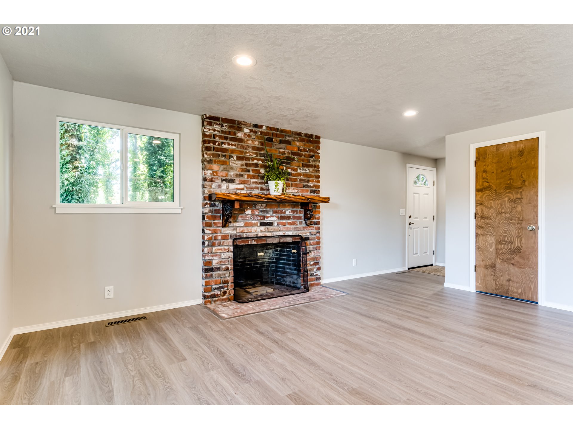 92465 Marcola Road Marcola, OR 97454 - Photo 6 of 32 Gallery Image 6