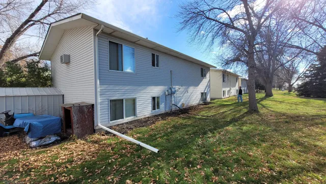 $249,900 | 914-916 32nd Street North, Fargo, ND 58102