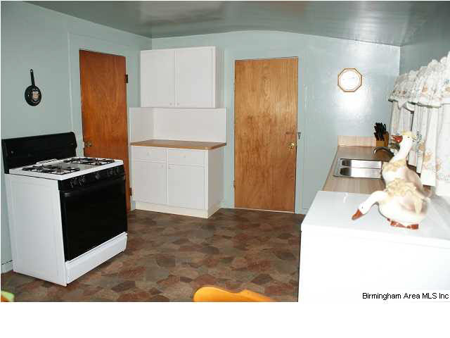 4801 Lacey Chapel Loop Road Bessemer, AL 35022 - Photo 8 of 20