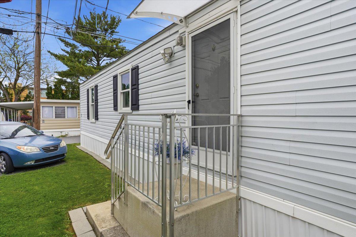 3350 Airport Road, Unit 5 Allentown, PA 18109 - Photo 36 of 53 Charming entry to a cozy home.