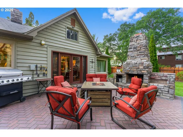 $749,000 | 218 2nd Street, Klickitat, WA 98628