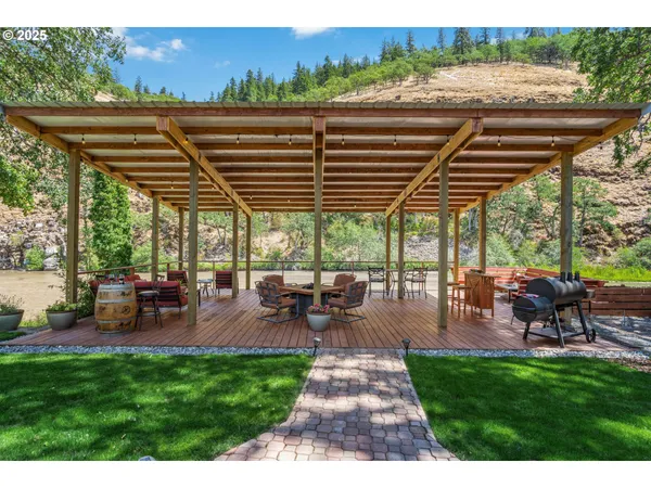 $749,000 | 218 2nd Street, Klickitat, WA 98628