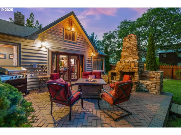 $749,000 | 218 2nd Street, Klickitat, WA 98628
