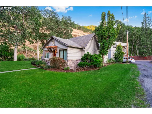 $749,000 | 218 2nd Street, Klickitat, WA 98628