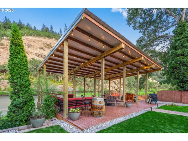 $749,000 | 218 2nd Street, Klickitat, WA 98628