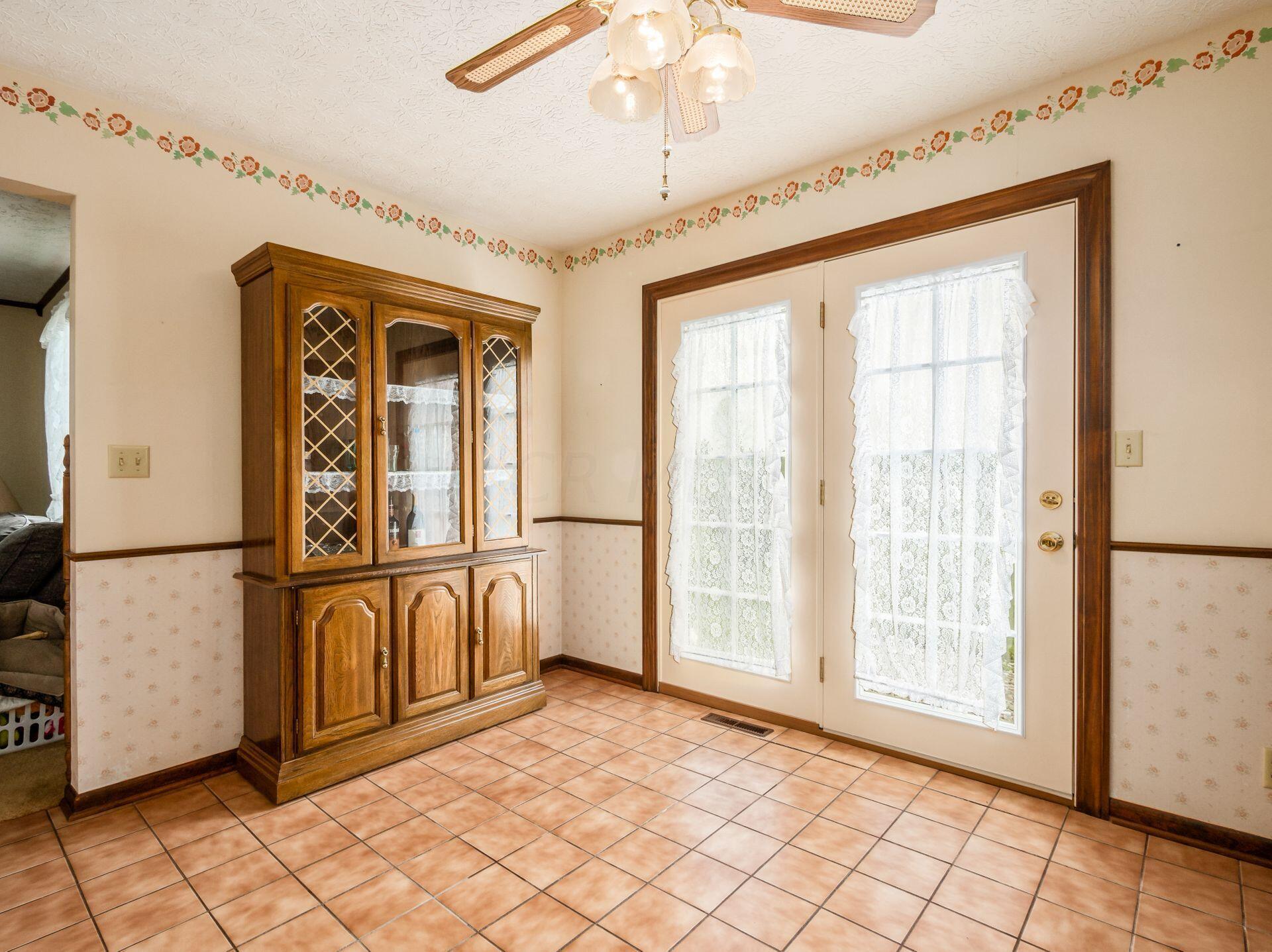 7575 Calhoun Road Ostrander, OH 43061 - Photo 10 of 57 Eating Space/Kitchen