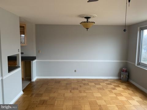 1900 Lyttonsville Road, Unit 918 Silver Spring, MD 20910 - Photo 4 of 6 Dining Area