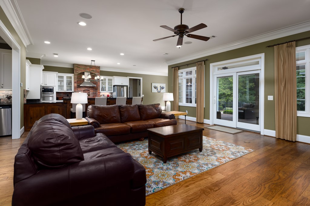 311 Double Churches Road, Unit 8 Columbus, GA 31904 - Photo 4 of 47 living room