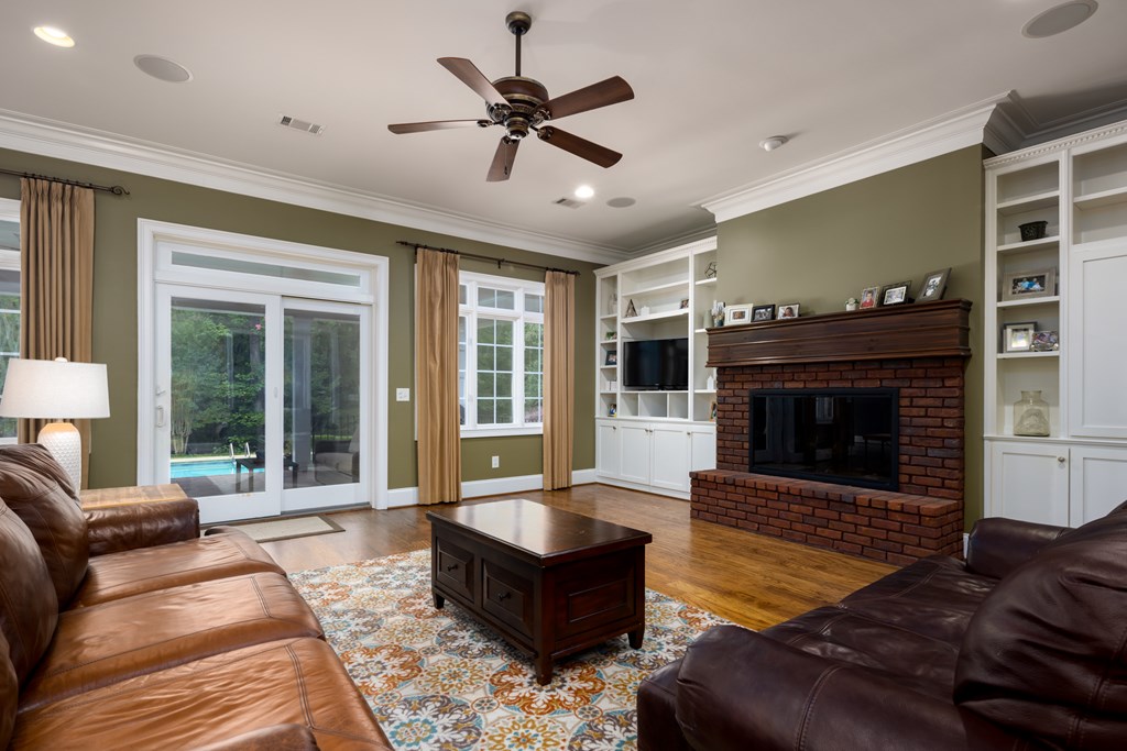 311 Double Churches Road, Unit 8 Columbus, GA 31904 - Photo 5 of 47 living room