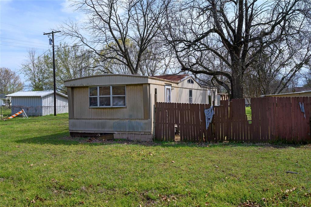 218 North Collins Street Colbert, OK 74733 - Photo 16 of 40 remove