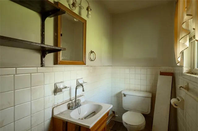 $175,000 | 218 North Collins Street, Colbert, OK 74733