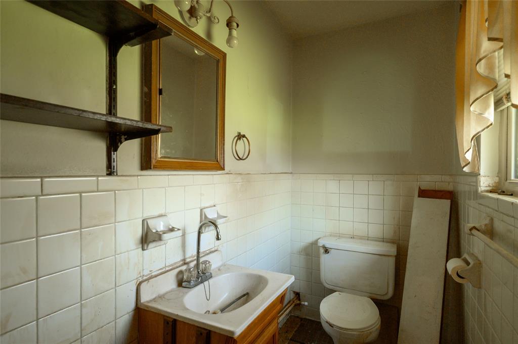 218 North Collins Street Colbert, OK 74733 - Photo 32 of 40