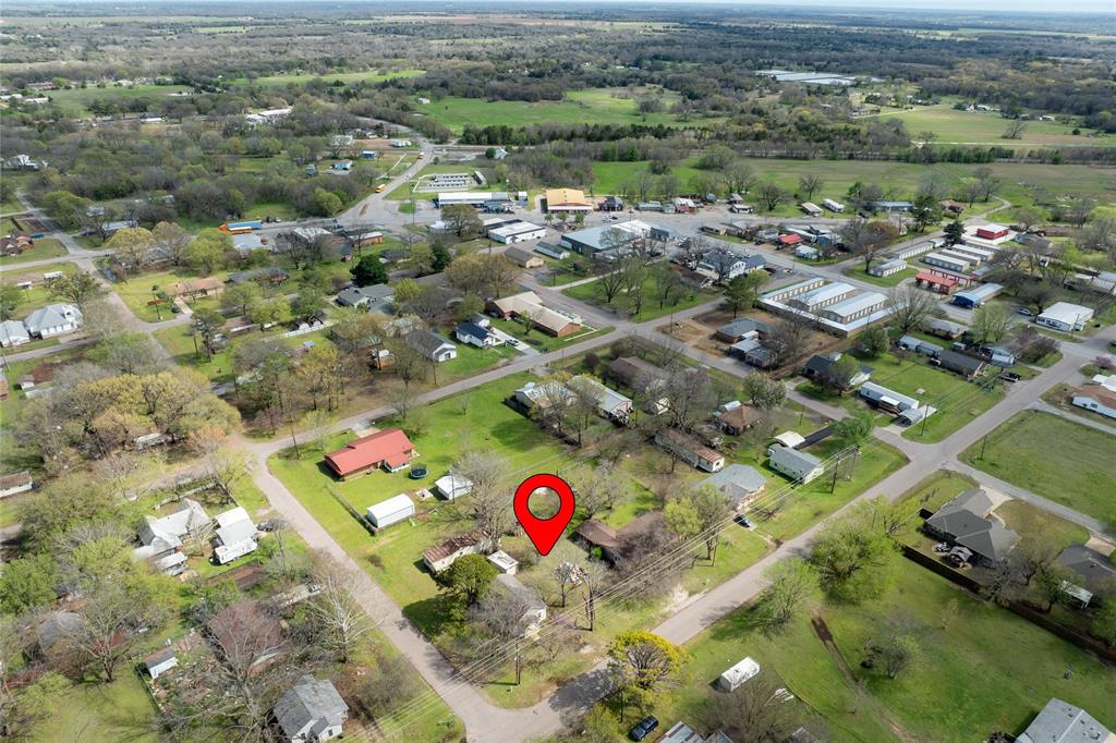 218 North Collins Street Colbert, OK 74733 - Photo 8 of 40