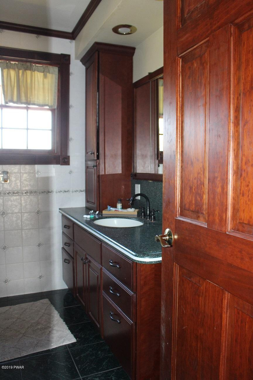 4547 Jubilee Road Moscow, PA 18444 - Photo 43 of 44 BATH