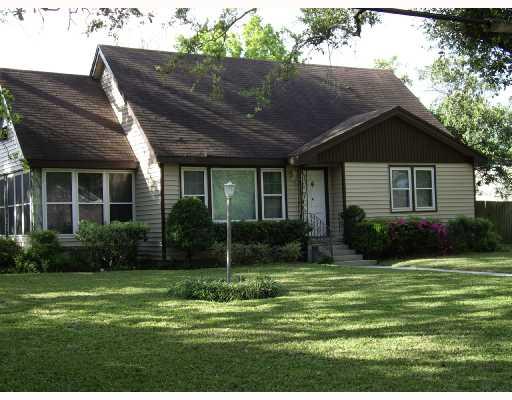 138 Moss Lane River Ridge, LA 70123 - Photo 1 of 3