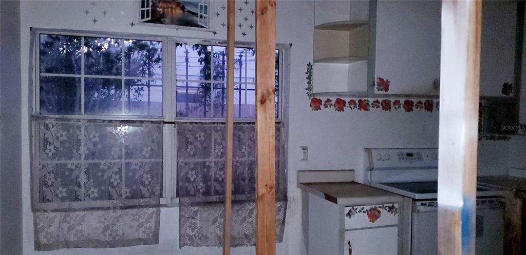 2208 Valencia Road Orlando, FL 32803 - Photo 15 of 45 a bathroom with a shower