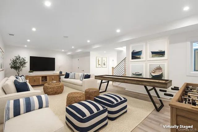 $2,999,999 | 135 South Road, Westhampton, NY 11977