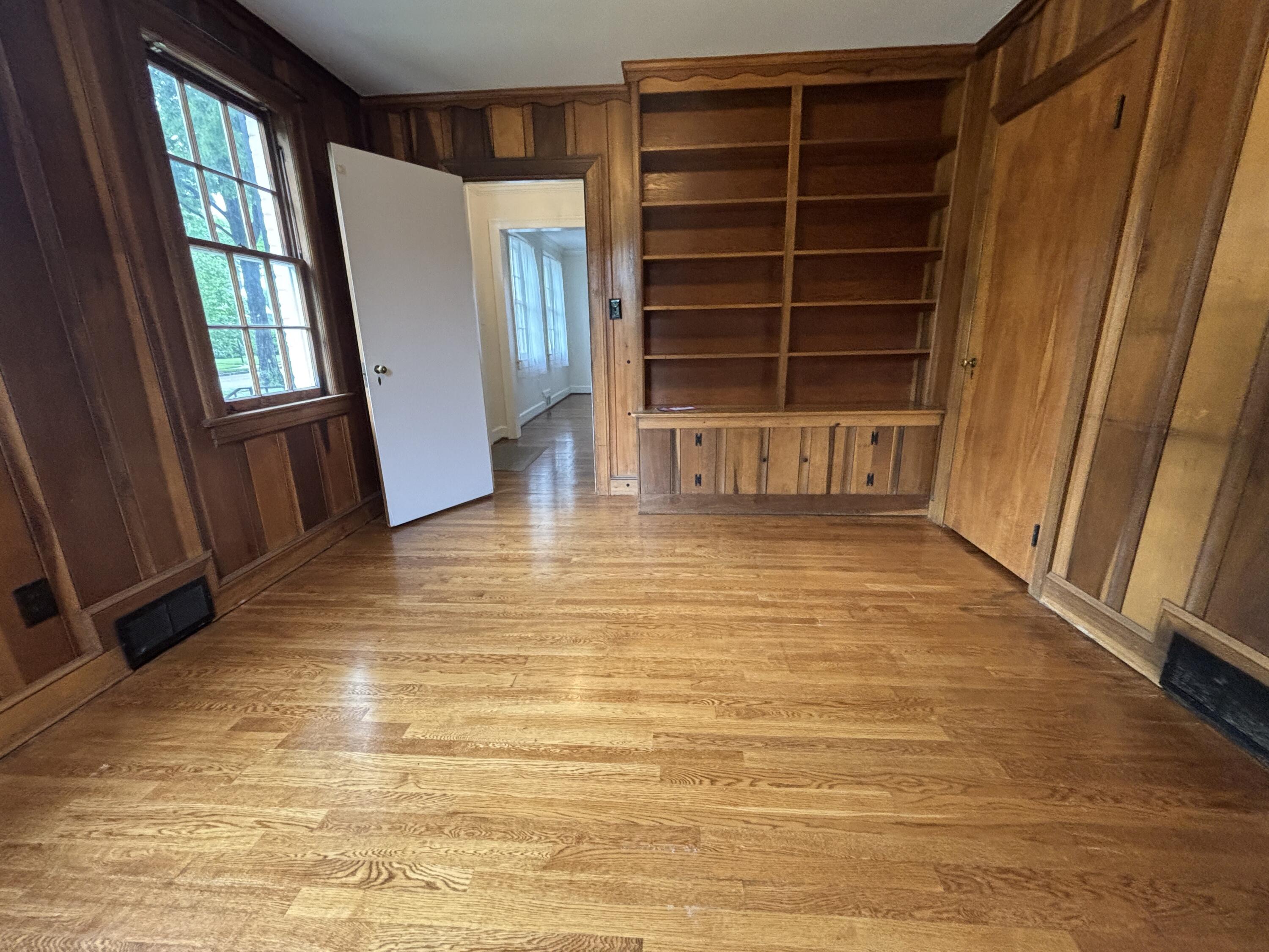 210 Locust Avenue Salem, VA 24153 - Photo 17 of 24 IMG_6039
