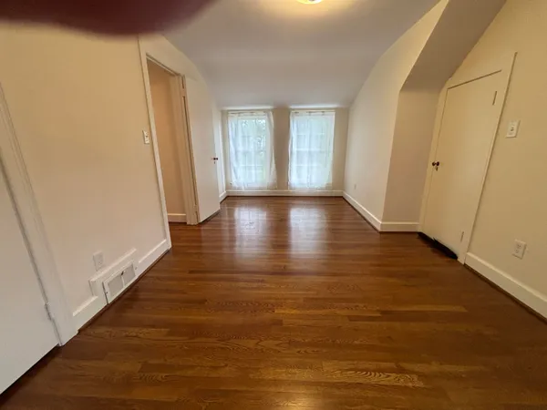 $1,700 | 210 Locust Avenue, Salem, VA 24153