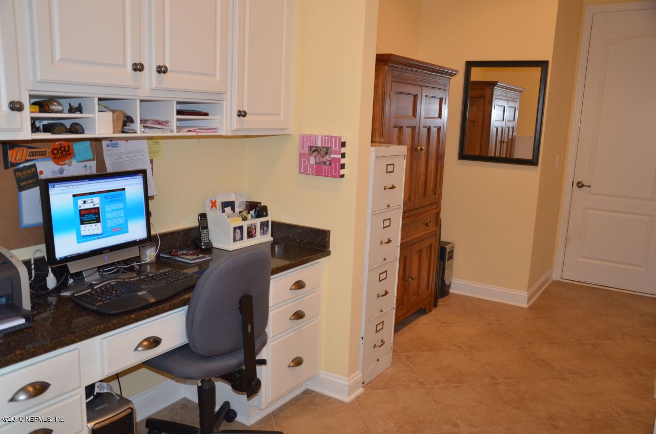 128 Puritan Road Ponte Vedra, FL 32081 - Photo 28 of 35 Mudroom With Desk Area
