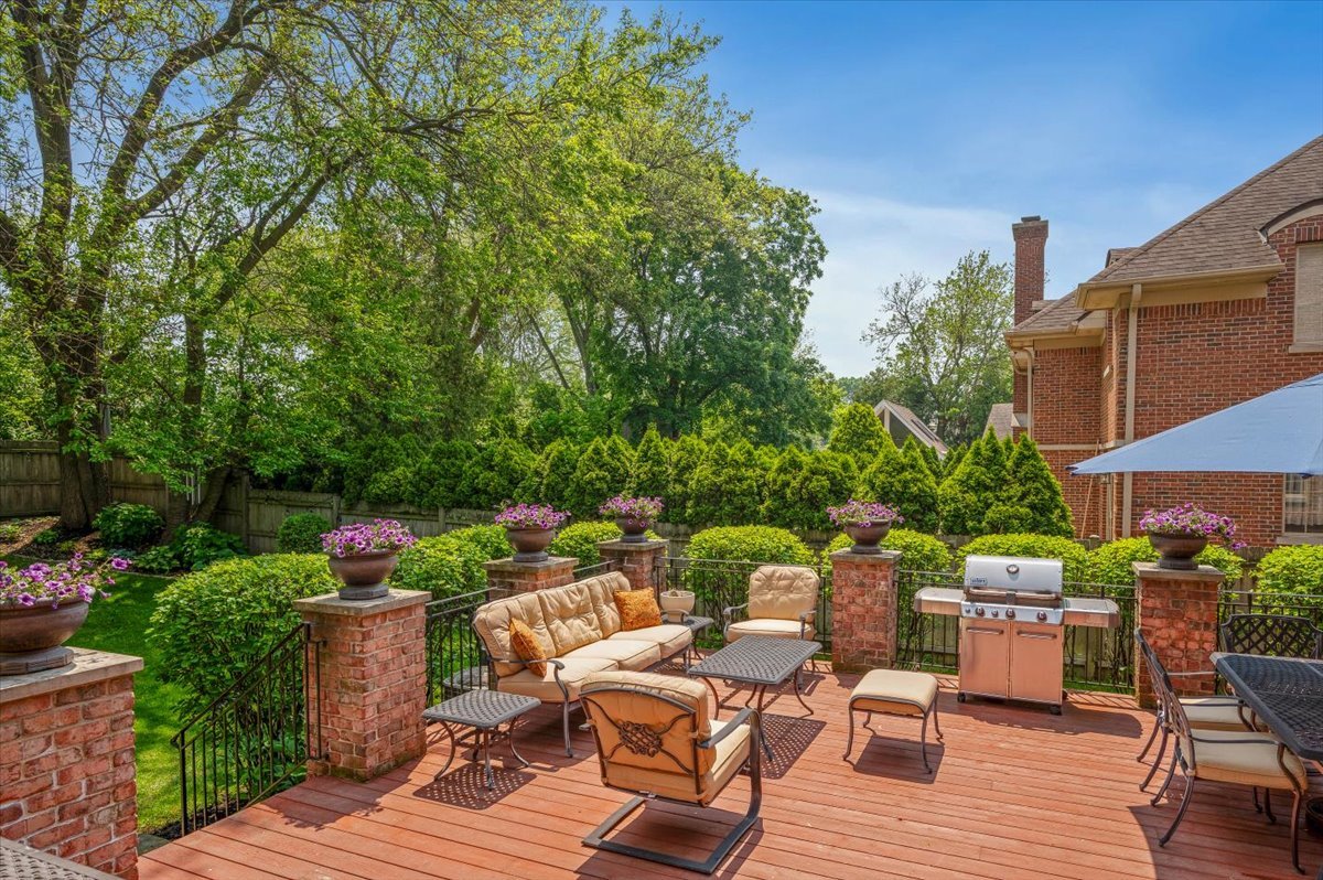 320 Vista Drive Wilmette, IL 60091 - Photo 3 of 63