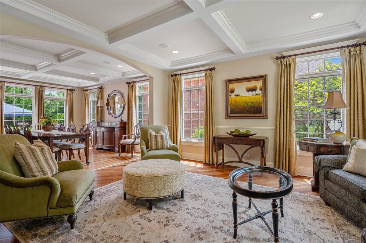 320 Vista Drive Wilmette, IL 60091 - Photo 9 of 63