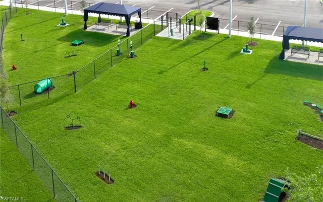 $3,600 | 11536 Jacaranda Drive, Naples, FL 34120