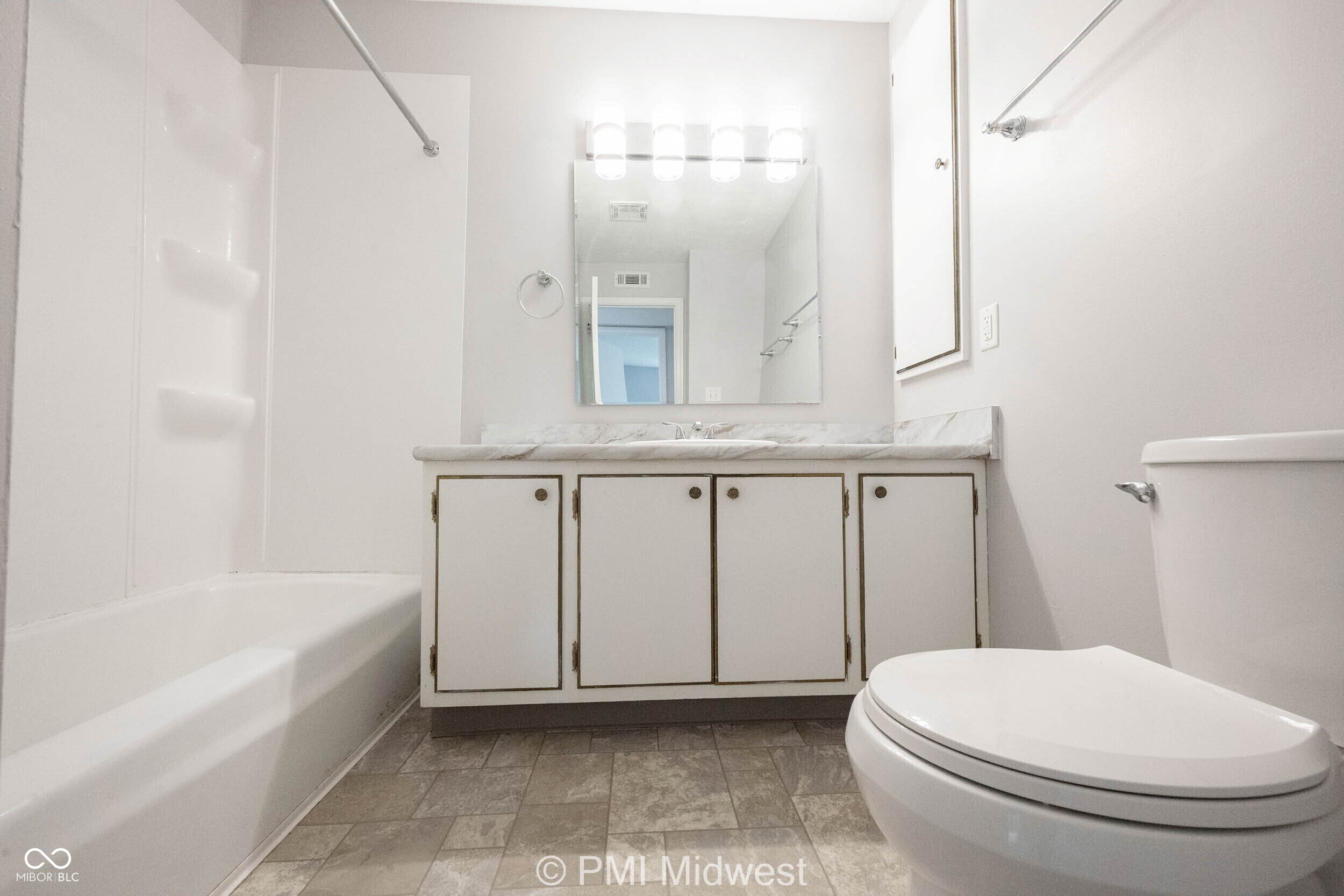 326 Progress Road, Unit B14 Shelbyville, IN 46176 - Photo 14 of 23